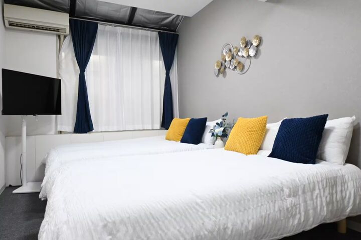 room detail thumbnail 0