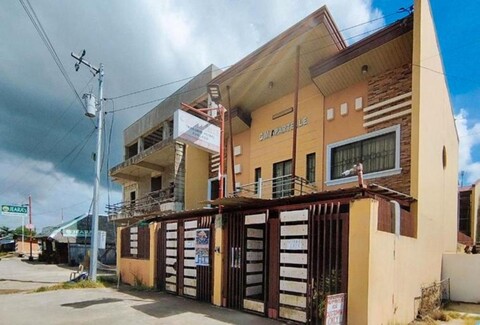 Cm Apartelle Iloilo International Airportby RedDoorz