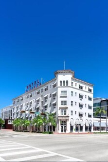 Bluebird Suites at The Apex Miami