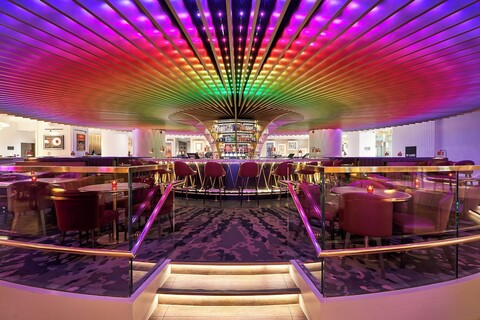 더 컴버랜드, 런던