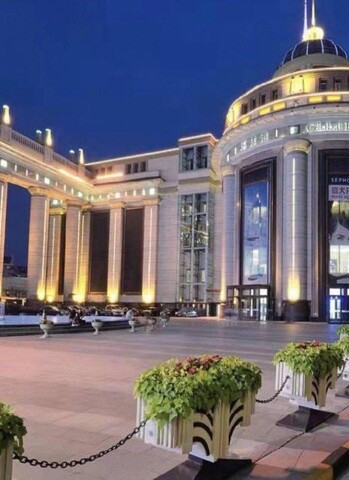 Waiting Hotel (Shanghai Zhongshan Park Subway Station)
