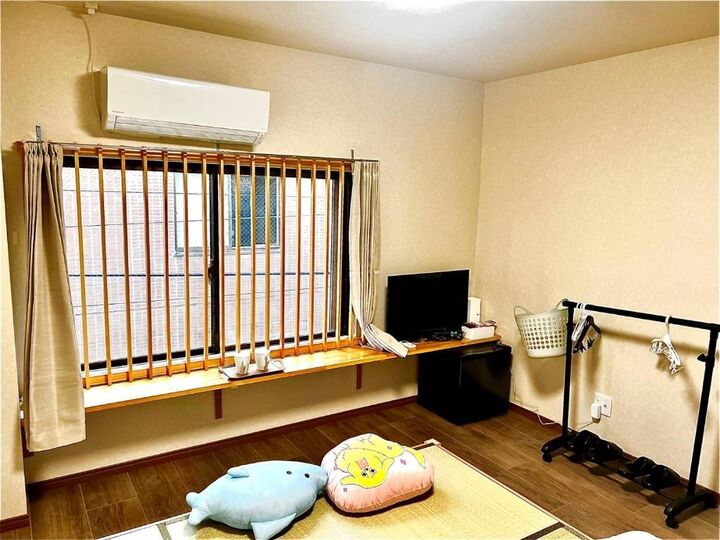 room detail thumbnail 1