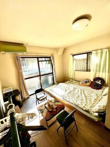 room detail thumbnail 0