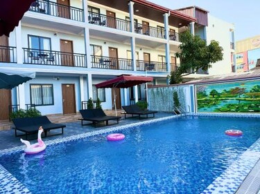 Avenue Hotel VangVieng