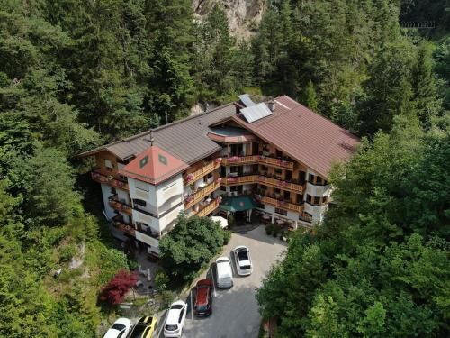 Hotel Gasthof Felsenkeller-i