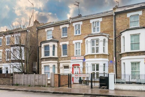 애비 호텔, 셰퍼드 부시