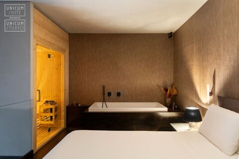 유니쿰 스위트 나폴리 센트로 스토리코