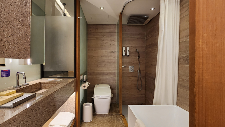 room detail thumbnail 1