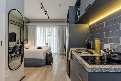 찰리 닉 파울리스타