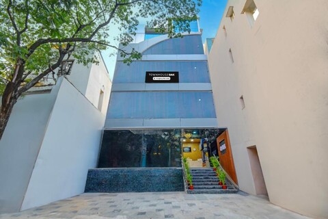 Super Townhouse OAK Banjara Hills Hyderabad