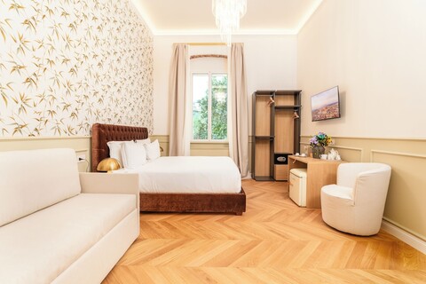 인칸토 릴레 & 샤름