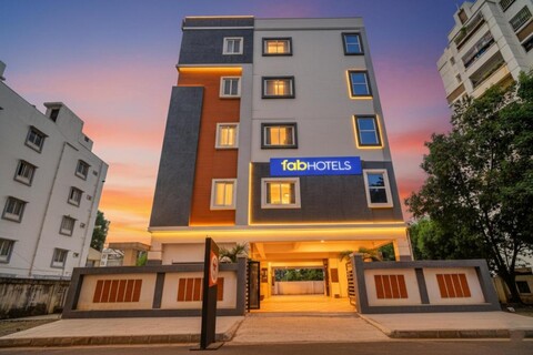 FabHotel Golden Dreams