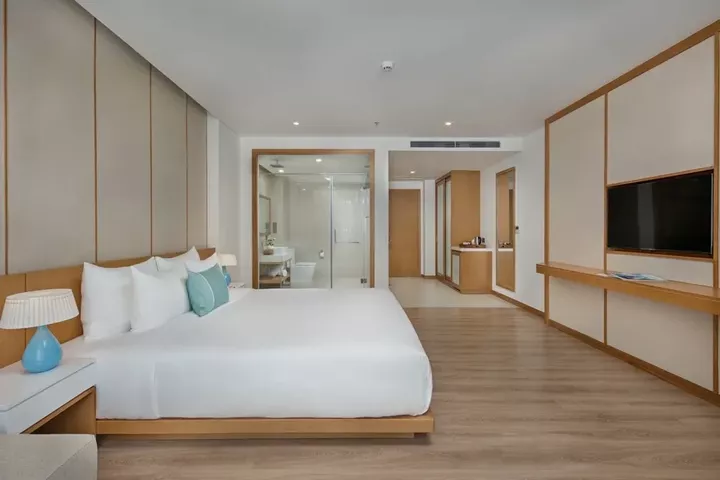 room detail thumbnail 0