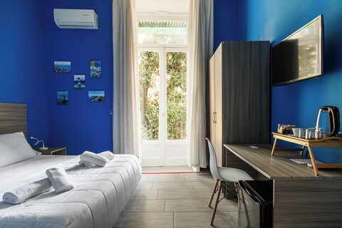 홀리데이 나폴리 아트 룸