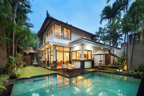 레드 로터스 빌라 스미냑