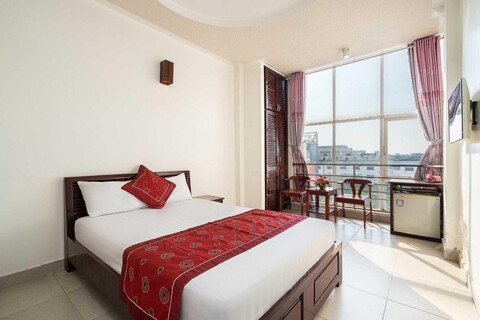 벨빌라 딘딘 호텔 - 탄손낫 에어포트 근처