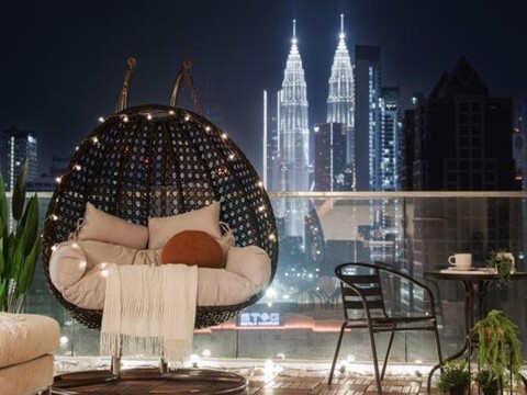 Breathtaking City Skyline View Residence near PWTC