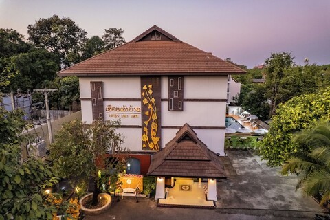 후엔 자오 반 호텔