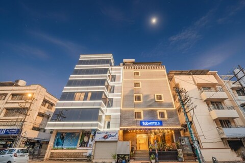 패브호텔 스리 크리나 스위트