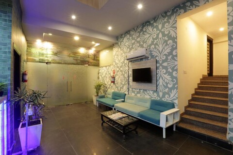 Hotel Park Suites At Airport