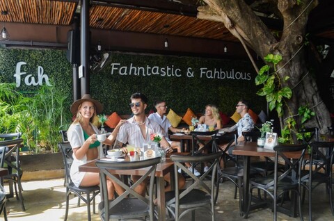 시에스타 피에스타 호텔, 성인 전용