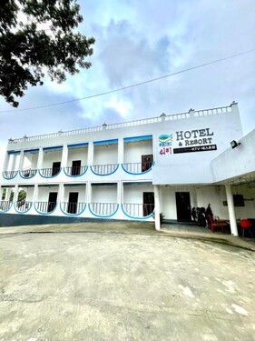 Shiri Hotel
