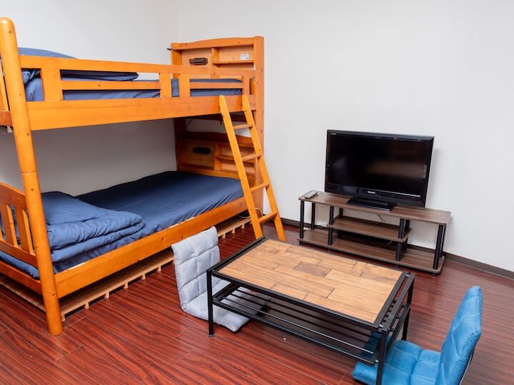 room detail thumbnail 0