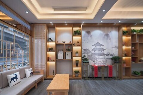 Chenyue Hotel (Chengdu Southwest University of Finance and Economics Subway Station)