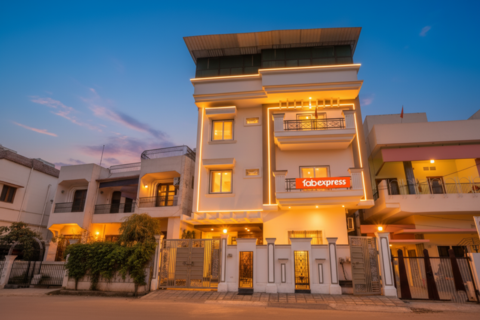 Via Aditya Guest House - Dasaswamedh Ghat