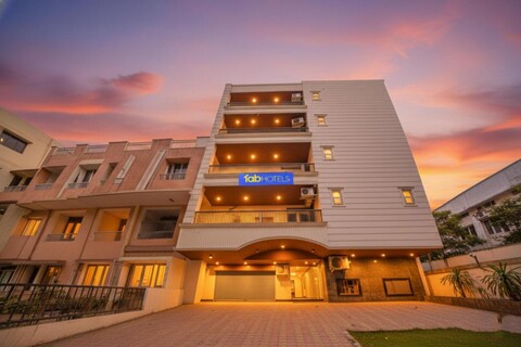 FabHotel The Hide Away