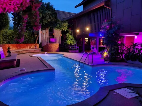 클럽 원 세븐 게이 멘 호텔 치앙마이