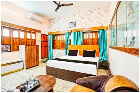 Goroomgo Shubh Kashi Palace Varanasi