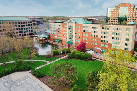 엘림우드 호텔, 윈덤의 라마다