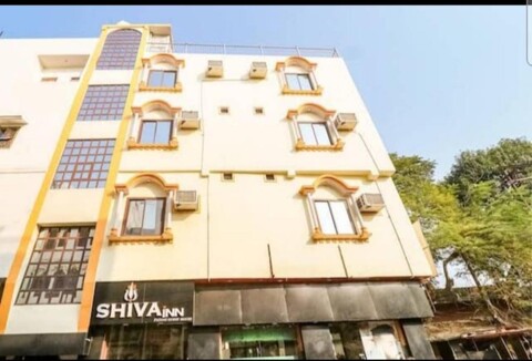 Goroomgo Shiva Inn Varanasi