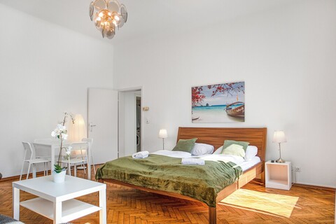 그룹 스테이, 편안한 멀티 아파트