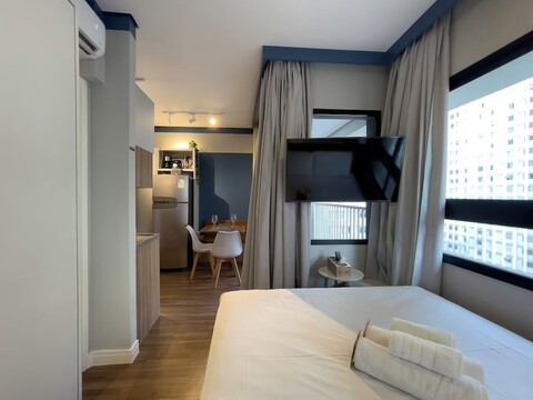 닉 알베스 기마랑이스