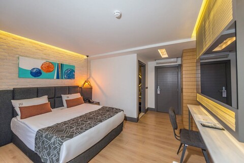 라렌 시 사이드 호텔 & 스파