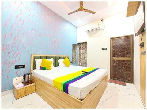 Goroomgo Vrrinda Residency Varanasi Indian Only