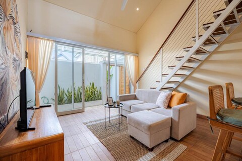 코브 로터스 로프트 스미냑