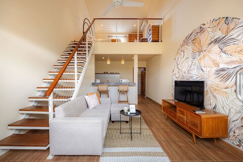 코브 로터스 로프트 스미냑