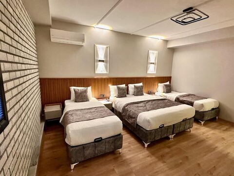 스케이 문 공항 호텔