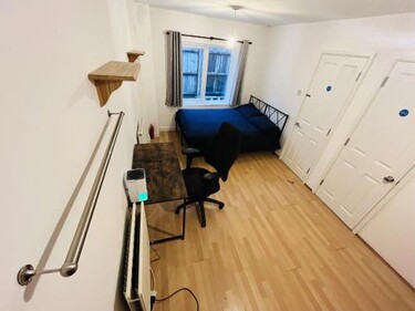 Double Beds in West london Close to City & Heathrow Airport