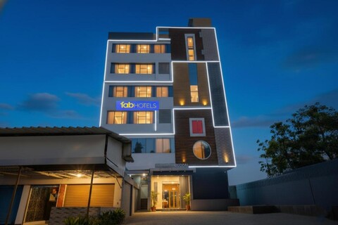 FabHotel PNR Continental