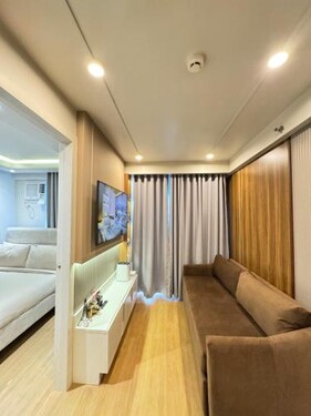 1413 Home Suites Arezzo Place Davao