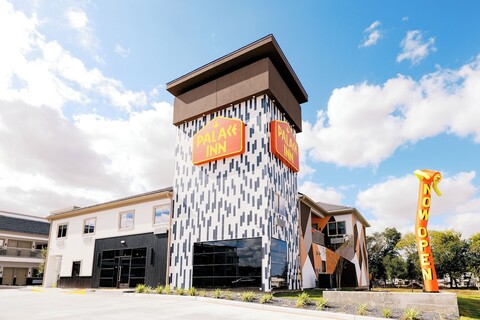 팰리스 인 포스트 오크