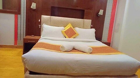 Hotel Royal Galaxy Near Yashobhoomi