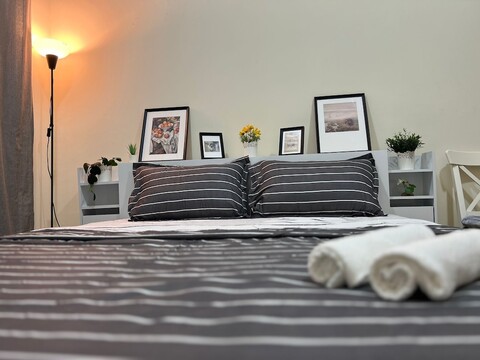 알바르샤 메트로 근처의 아름다운 침실