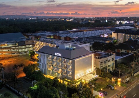 쿠타 갤러리아 호텔