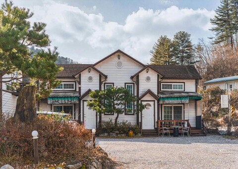 가평 초록빛 반려동물 동반 계곡 펜션