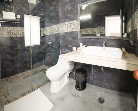 Bedchambers Suite Near Sector 29, Gurugram